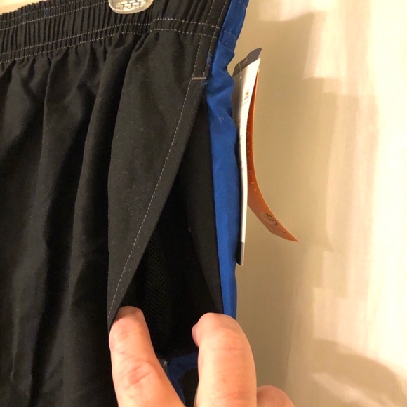 2 Pairs of Men’s Swim/Board Shorts Size: XXL - Picture 13 of 15